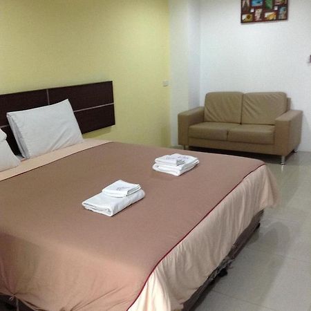 Diamond Bangkok Apartment Екстериор снимка