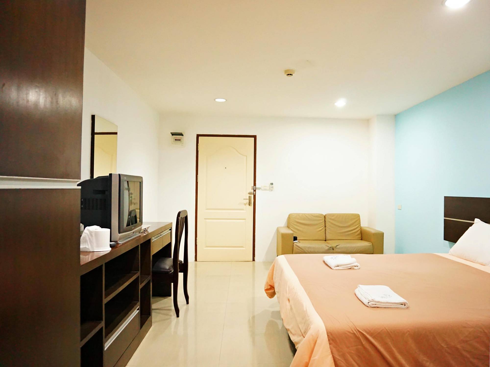 Diamond Bangkok Apartment Екстериор снимка